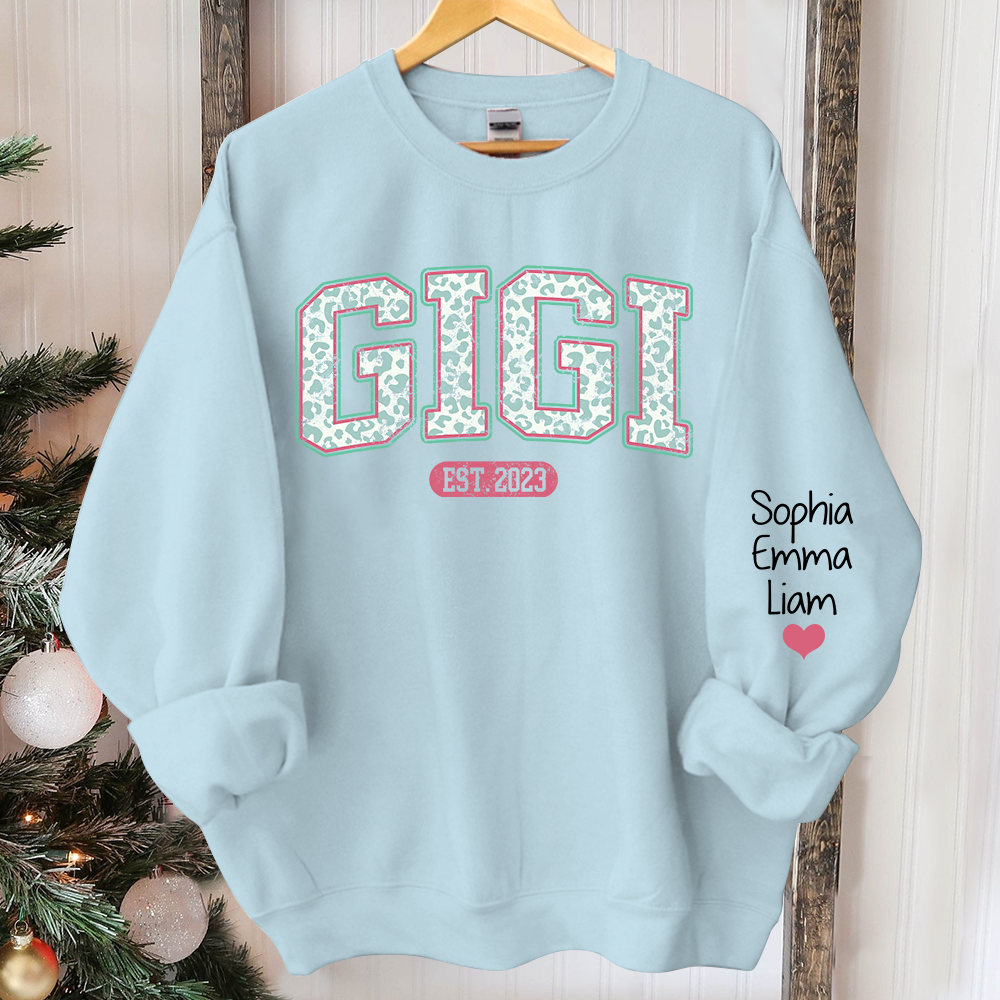 Personalized Gigi Est Leopard With Kids Christmas Sweatshirt