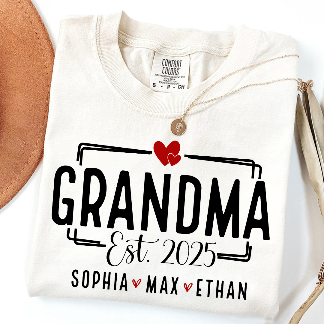 Comfort Colors® Personalized with Heart, Grandma And Kids