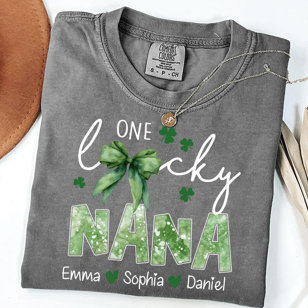 Comfort Colors®'s A Lucky Grandma Design for St. Patrick's Day, Customizable gift for Grandma and Grandchildren