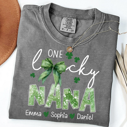 Comfort Colors®'s A Lucky Grandma Design for St. Patrick's Day, Customizable gift for Grandma and Grandchildren