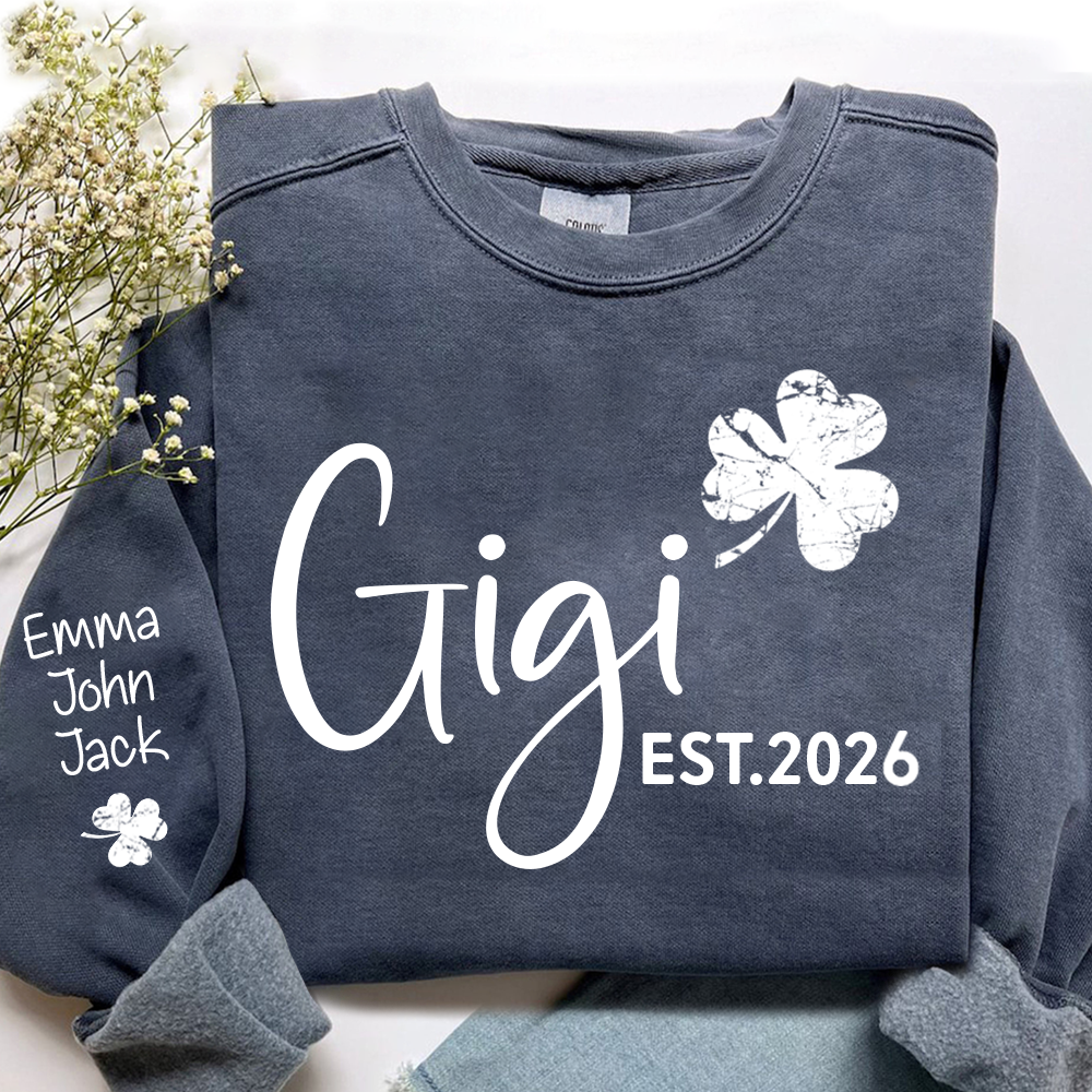 Gigi Shamrock Sweatshirt For St Patrick’s Day, Cute Green Family Sweatshirt For Grandma With The Names