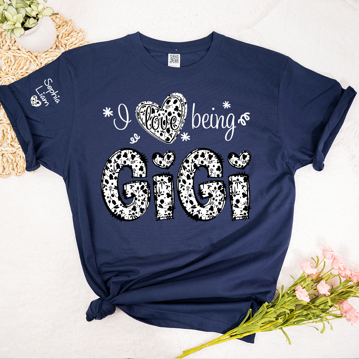 I Love Being Gigi Shirt for Grandma, Cute Floral Heart Typography Gigi T-Shirt, Sweet Family Gift for Women