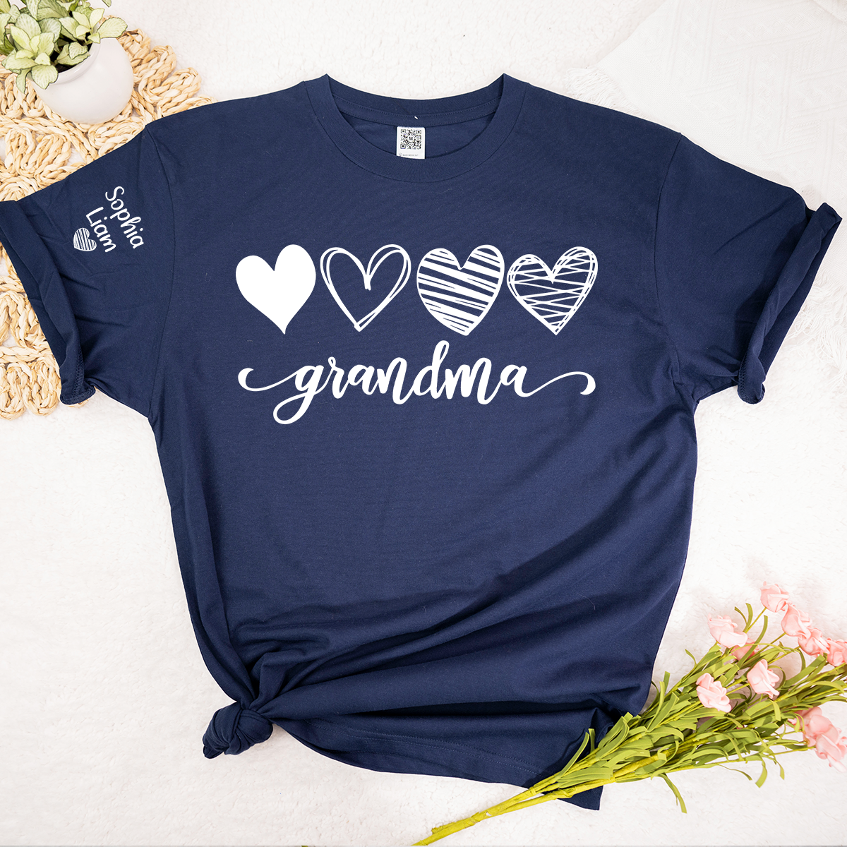 Grandma Script Shirt with Heart Design, Trendy Grandma T-Shirt for Birthday or Mother’s Day