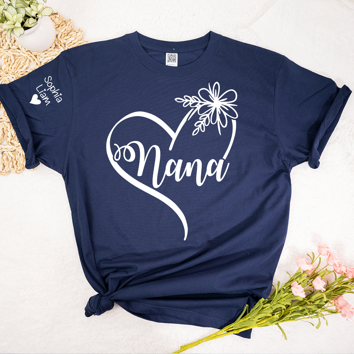 Custom Nana T-Shirt with Elegant Heart and Flower Design – Personalized Gift for Grandma