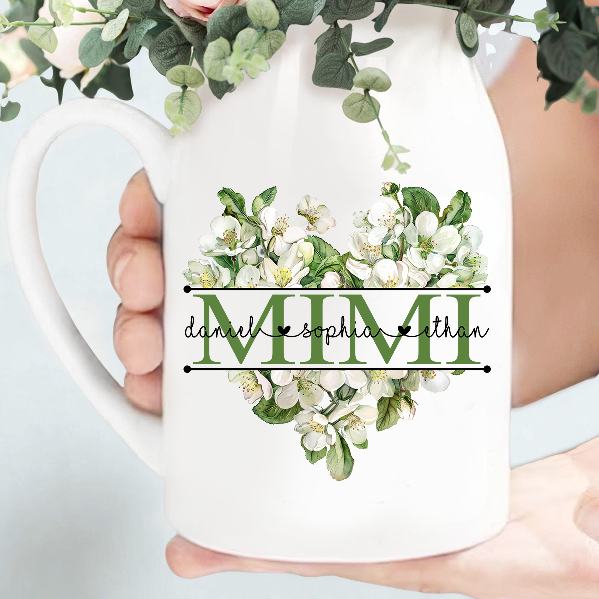 Custom Ceramic Flower Vase, Personalized Heart Design with Family Names, Ideal Gift for Grandma