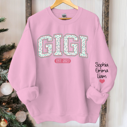 Personalized Gigi Est Leopard With Kids Christmas Sweatshirt