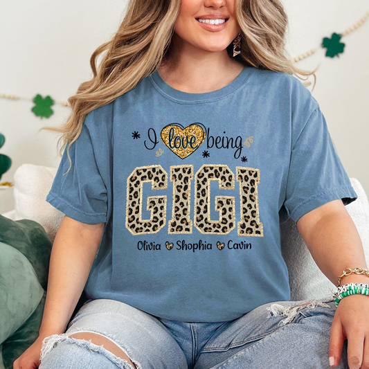 Comfort Colors Personalized I Love Being Gigi Shirt - Leopard Print Custom Grandkids Names Tee