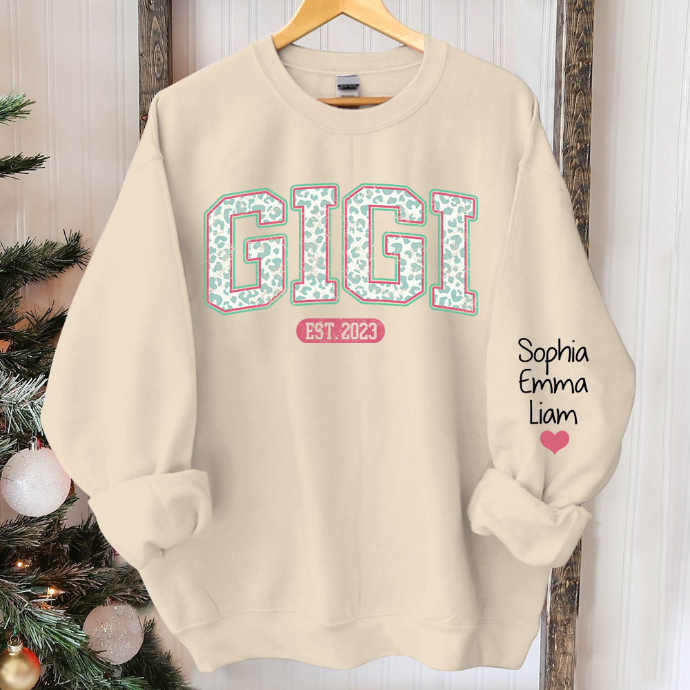 Personalized Gigi Est Leopard With Kids Christmas Sweatshirt