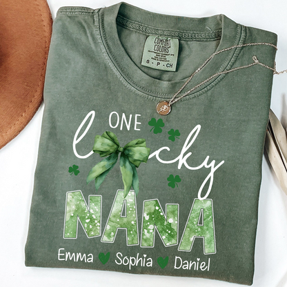 Comfort Colors®'s A Lucky Grandma Design for St. Patrick's Day, Customizable gift for Grandma and Grandchildren