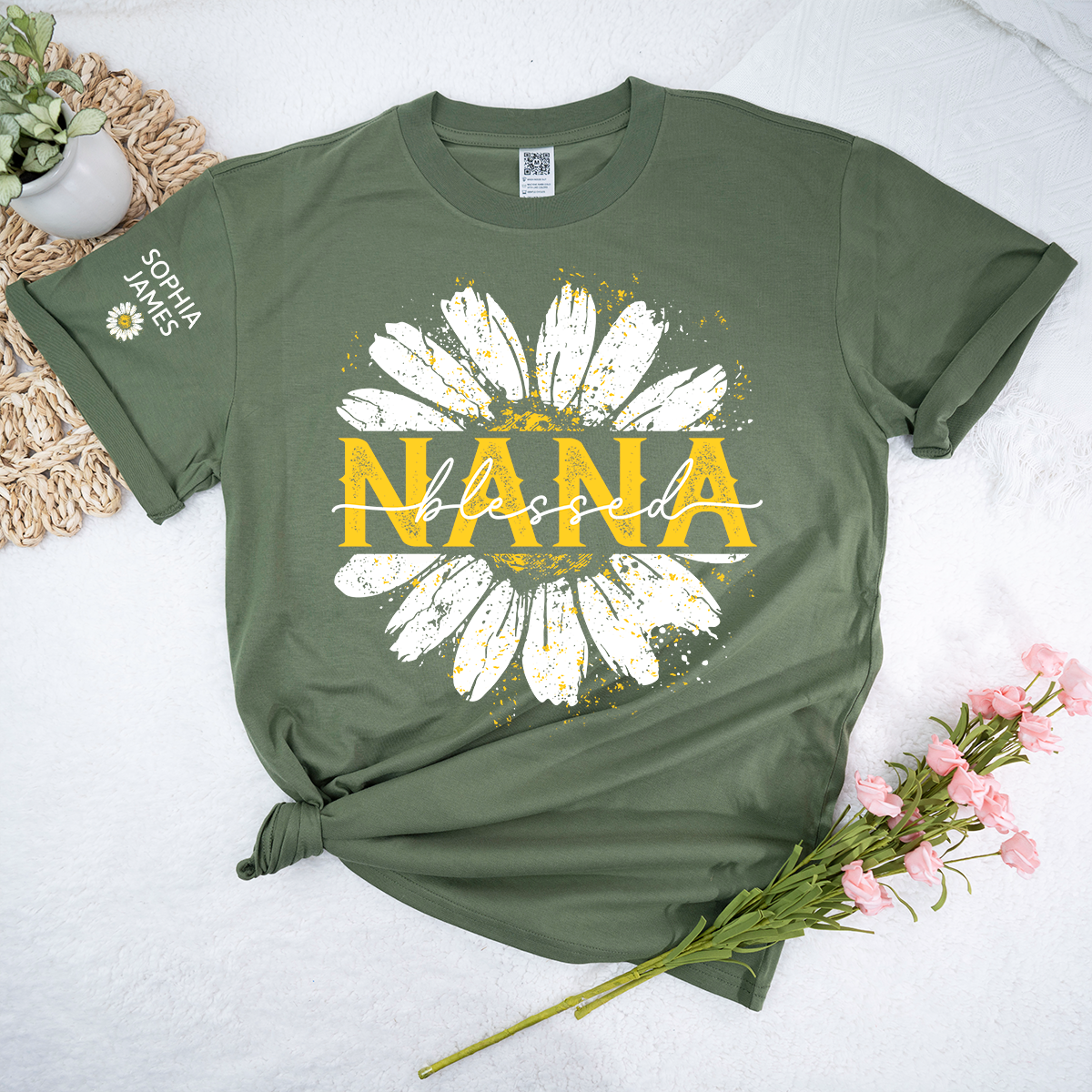 Custom Blessed Nana Floral T Shirt, Beautiful Daisy Print for Grandmothers, Ideal for Mother's Day