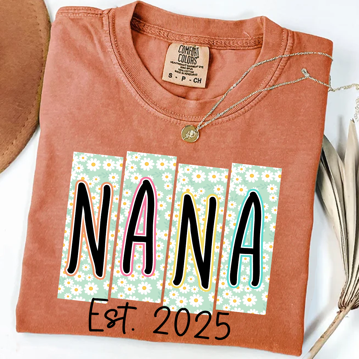 Personalized NANA EST. 2025 Sweatshirt – Daisy Flower Design Grandma Shirt