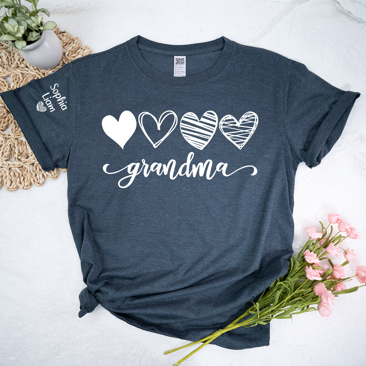 Grandma Script Shirt with Heart Design, Trendy Grandma T-Shirt for Birthday or Mother’s Day