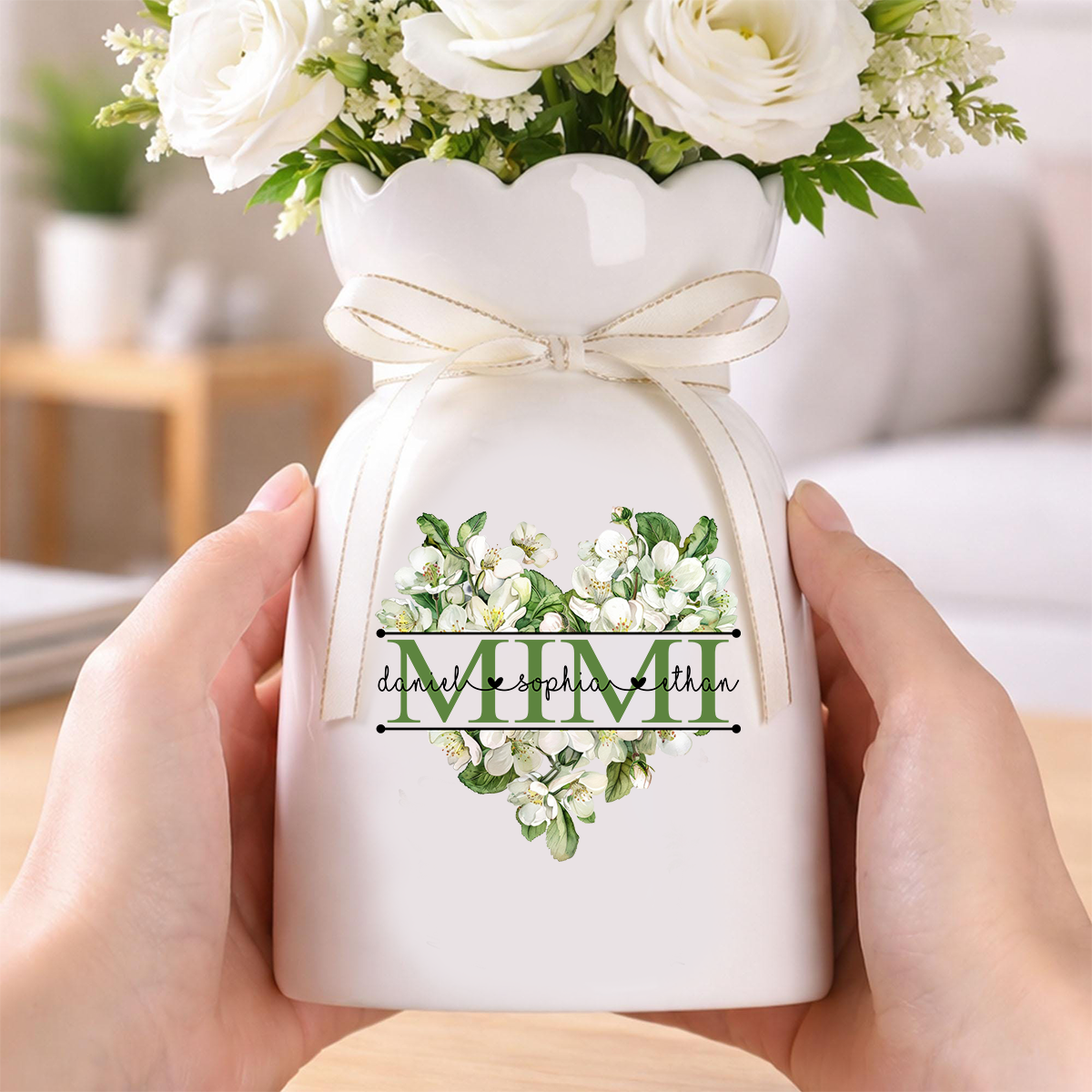 Custom Ceramic Flower Vase, Personalized Heart Design with Family Names, Ideal Gift for Grandma