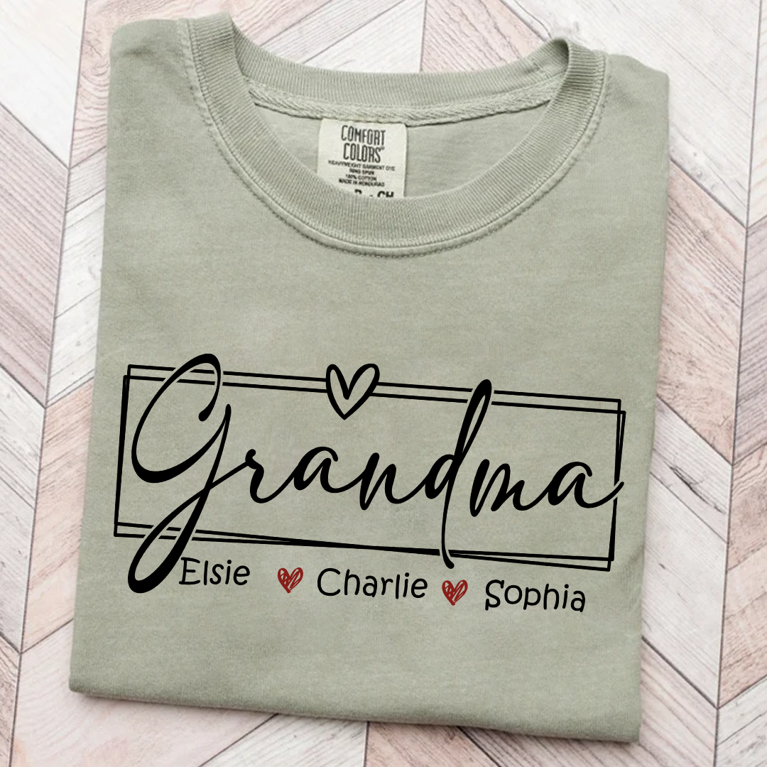 Personalized Grandma Shirt – Custom Family Name T-Shirt with Grandkids' Names – Gift for Grandma, Nana, Mom – Mother's Day, Birthday Gift