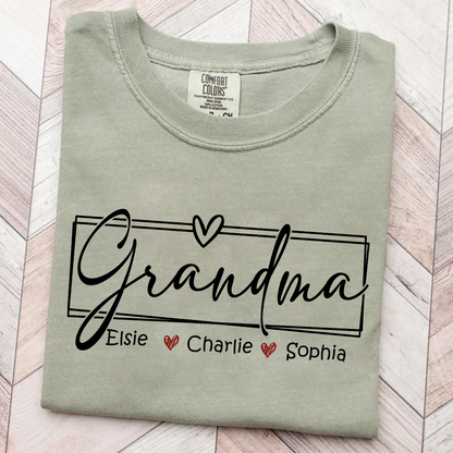 Personalized Grandma Shirt – Custom Family Name T-Shirt with Grandkids' Names – Gift for Grandma, Nana, Mom – Mother's Day, Birthday Gift