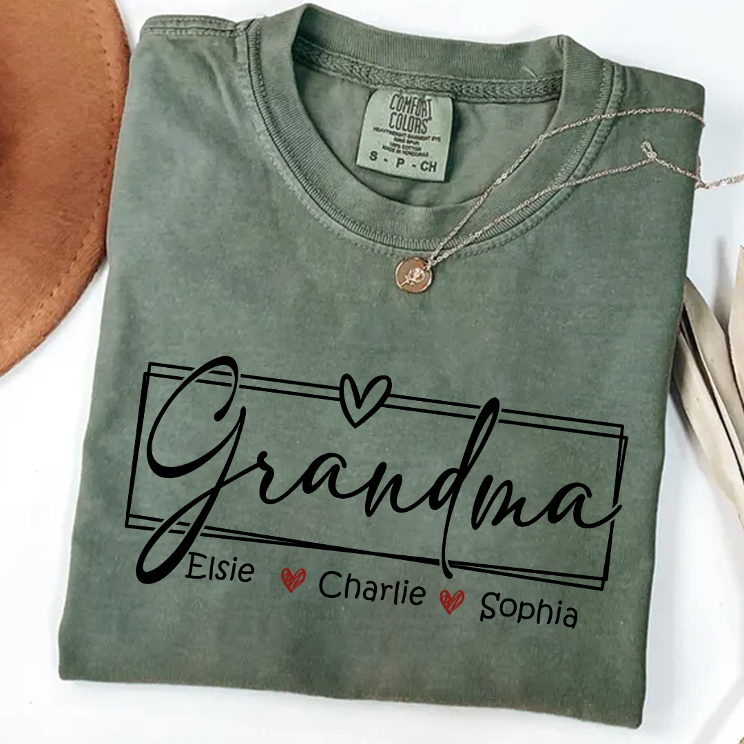 Personalized Grandma Shirt – Custom Family Name T-Shirt with Grandkids' Names – Gift for Grandma, Nana, Mom – Mother's Day, Birthday Gift