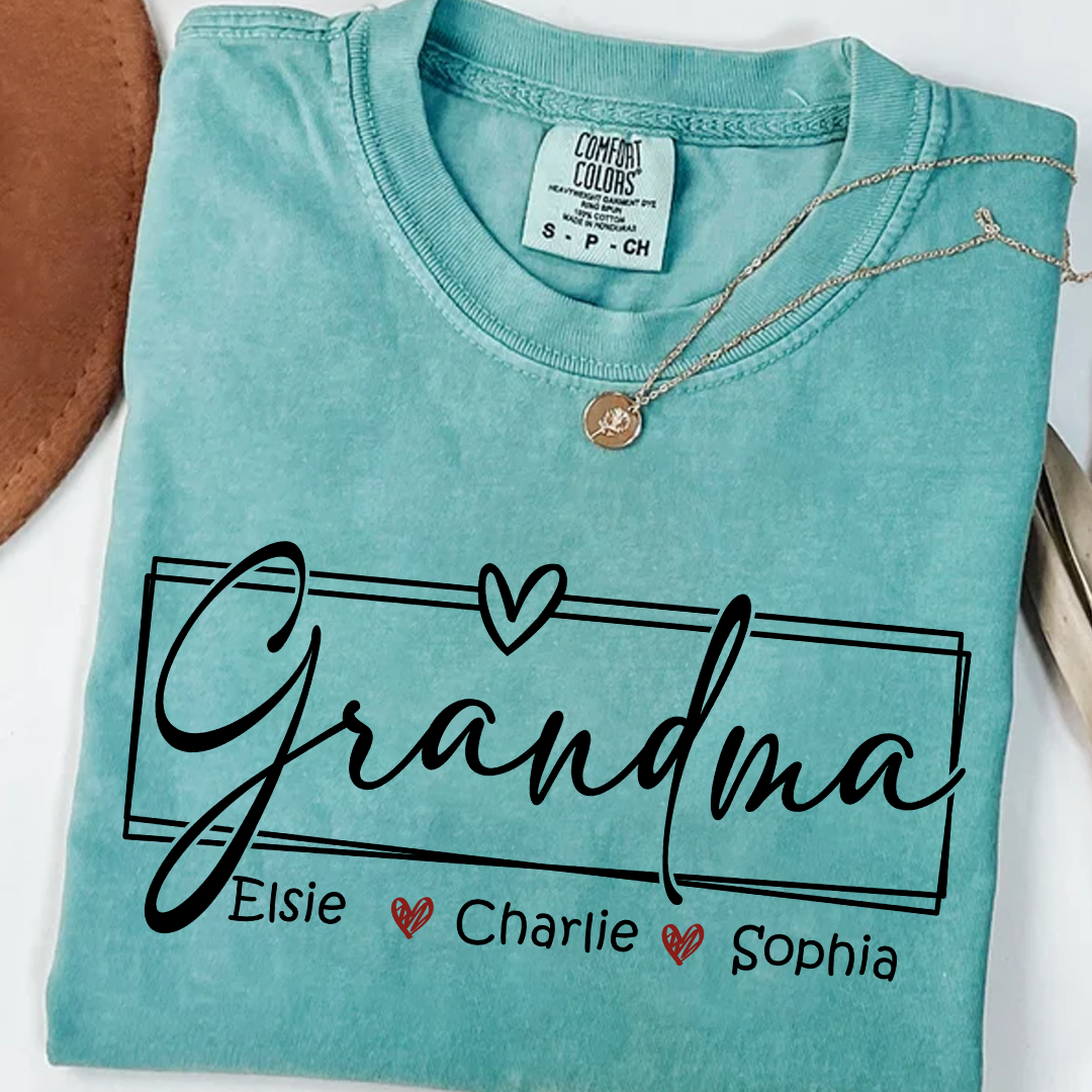 Personalized Grandma Shirt – Custom Family Name T-Shirt with Grandkids' Names – Gift for Grandma, Nana, Mom – Mother's Day, Birthday Gift