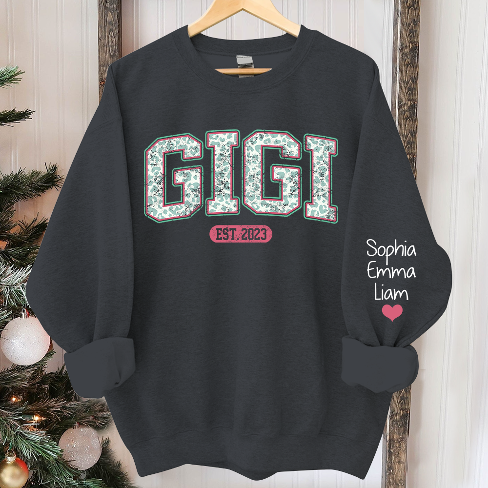 Personalized Gigi Est Leopard With Kids Christmas Sweatshirt