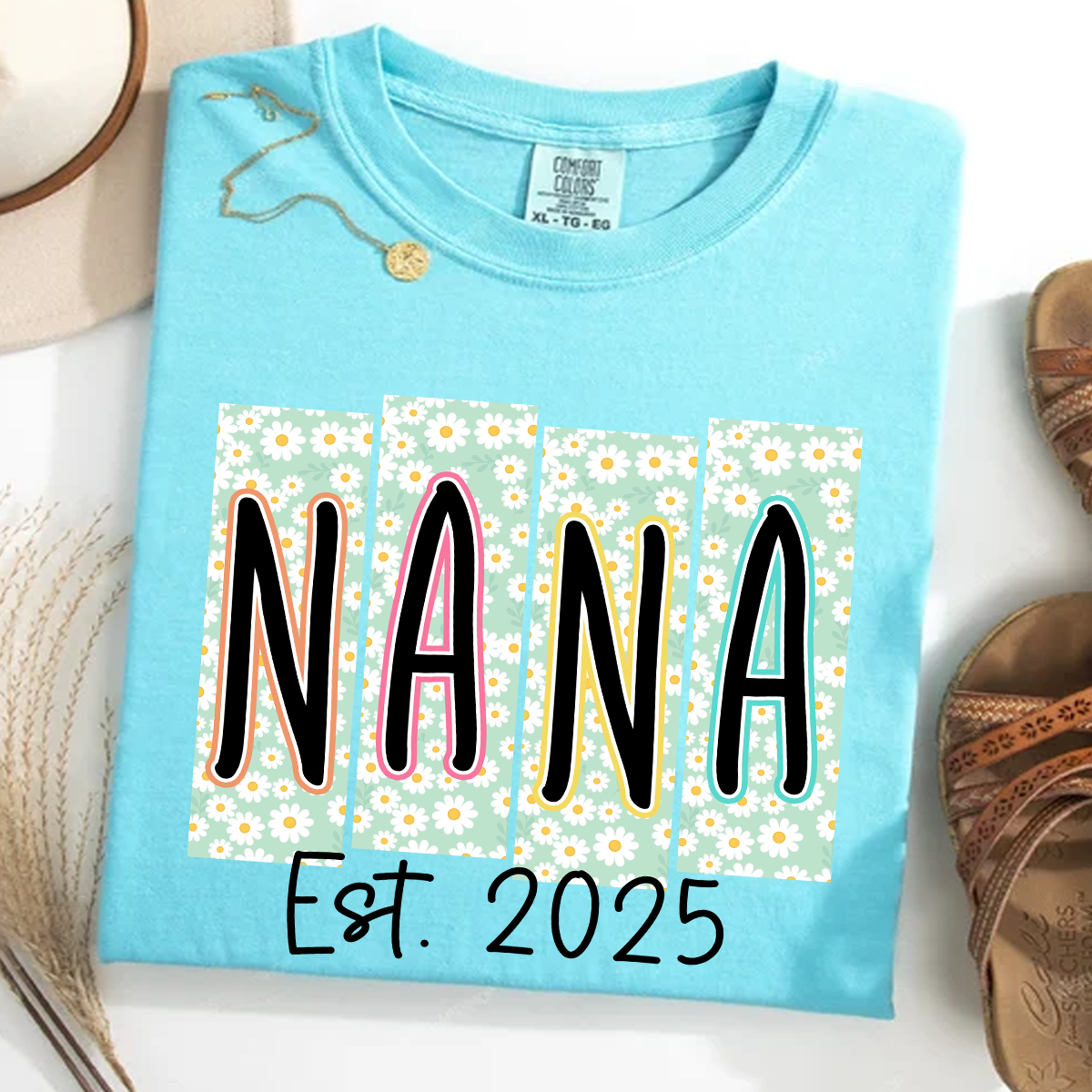 Personalized NANA EST. 2025 Sweatshirt – Daisy Flower Design Grandma Shirt