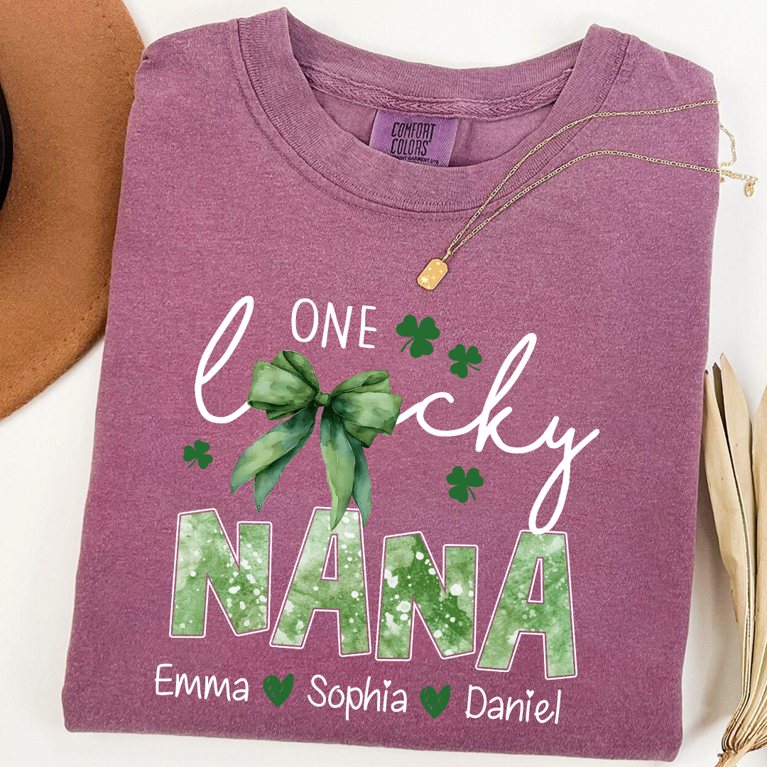 Comfort Colors®'s A Lucky Grandma Design for St. Patrick's Day, Customizable gift for Grandma and Grandchildren