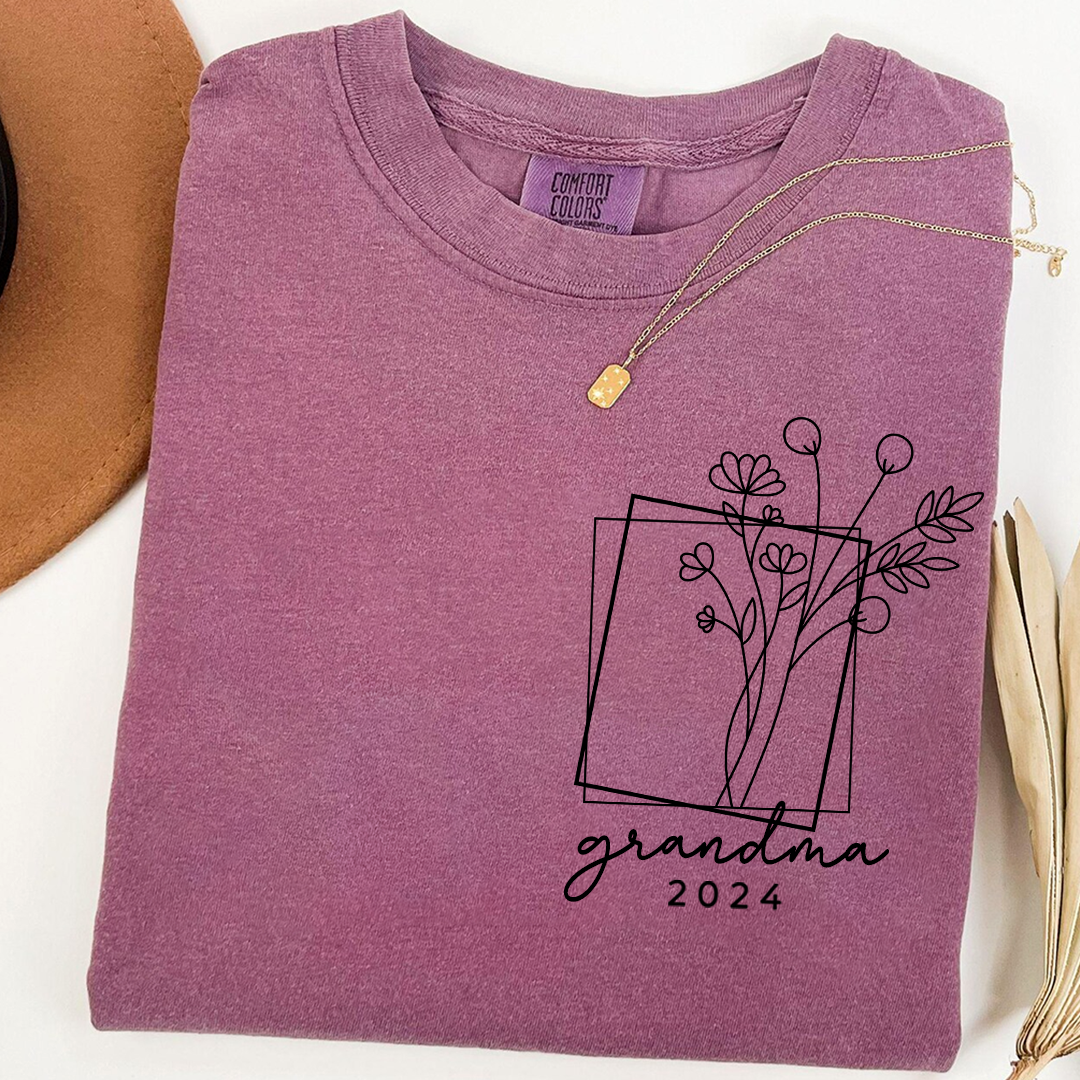 Comfort Colors® T-Shirt with Flowers, Custom Nickname Grandma And Kids