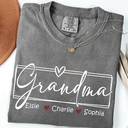 Personalized Grandma Shirt – Custom Family Name T-Shirt with Grandkids' Names – Gift for Grandma, Nana, Mom – Mother's Day, Birthday Gift
