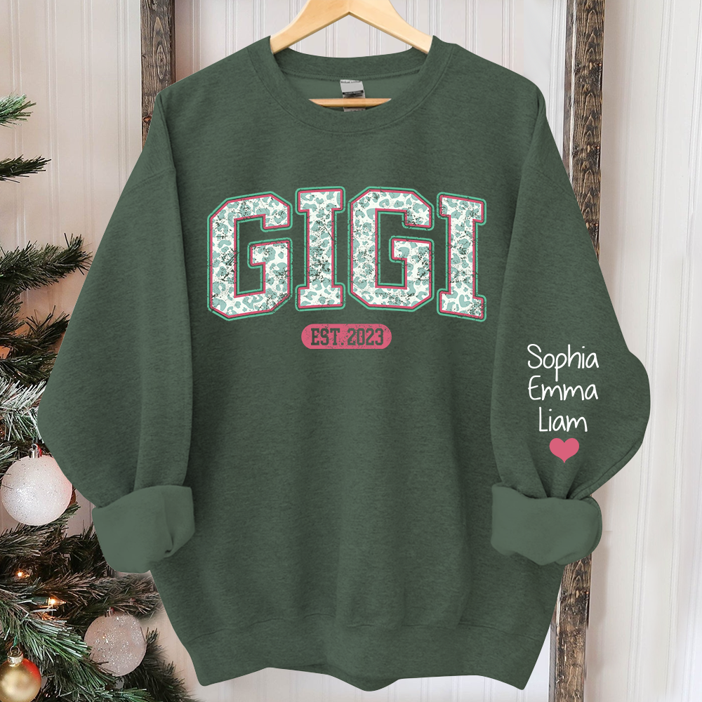 Personalized Gigi Est Leopard With Kids Christmas Sweatshirt
