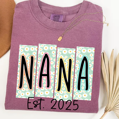 Personalized NANA EST. 2025 Sweatshirt – Daisy Flower Design Grandma Shirt