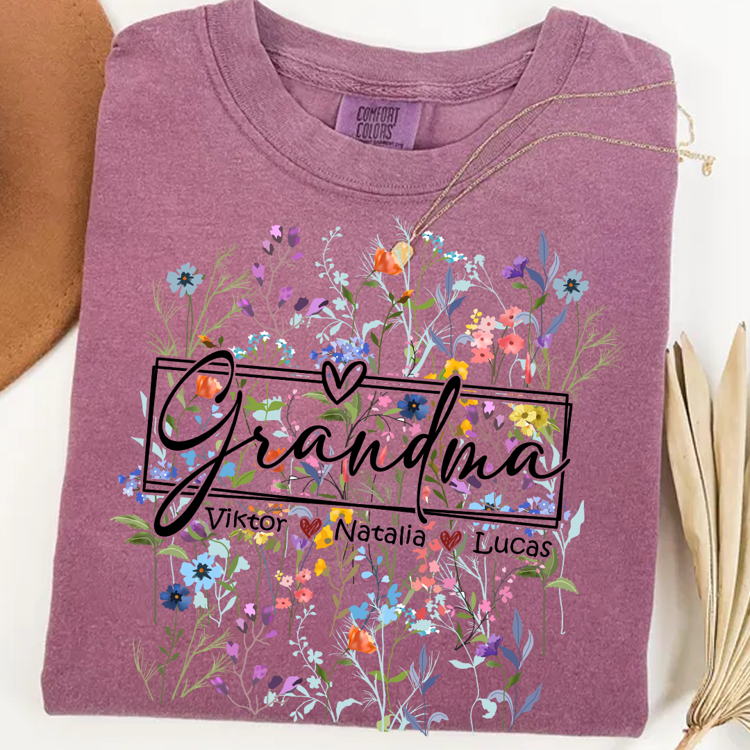 Comfort Colors® Grandma Heart Wildflower And Grandkids Shirt – Personalized Grandmother T-Shirt with Grandkids' Names – Cute Floral Grandma Gift for Grandma, Mother's Day, Birthday