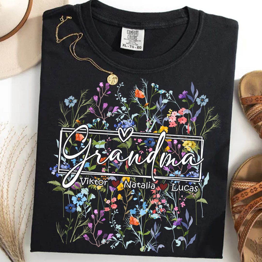Comfort Colors® Grandma Heart Wildflower And Grandkids Shirt – Personalized Grandmother T-Shirt with Grandkids' Names – Cute Floral Grandma Gift for Grandma, Mother's Day, Birthday