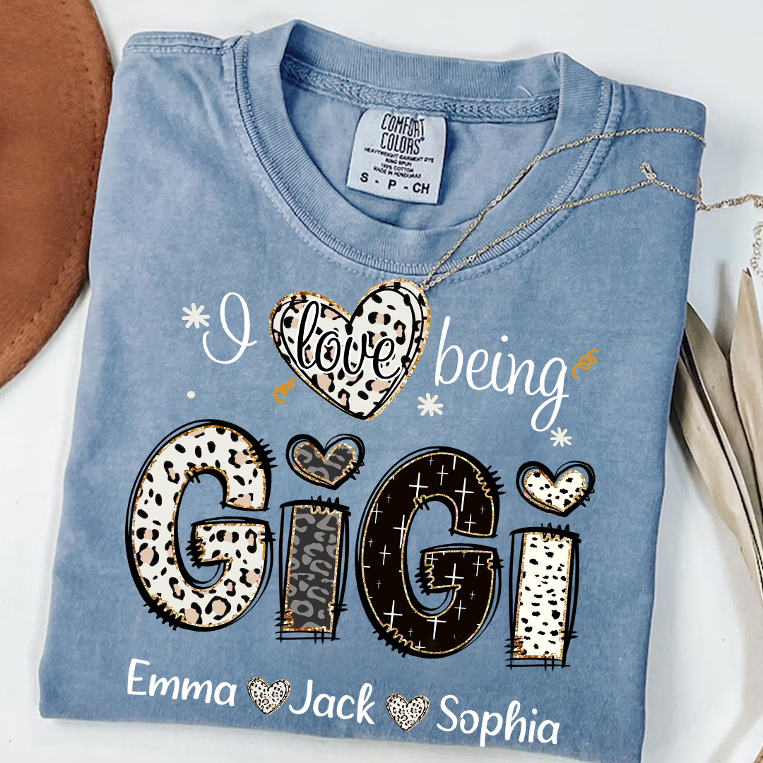 Comfort Colors® I love being Gigi Bible Style Gift For Grandma And Grandkids Names And Grandkids T-Shirt