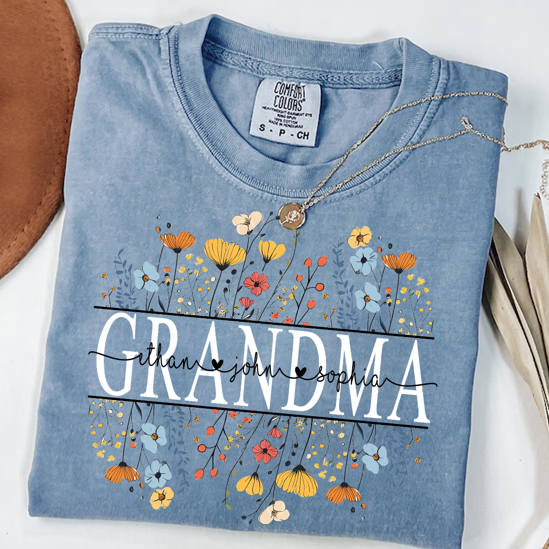 Comfort Colors® Floral Love for Grandma And Grandkids Shirt – Personalized Grandmother T-Shirt with Grandkids' Names – Cute Floral Grandma Gift for Grandma, Mother's Day, Birthday