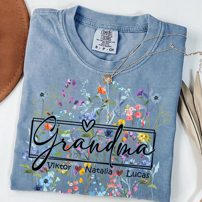 Comfort Colors® Grandma Heart Wildflower And Grandkids Shirt – Personalized Grandmother T-Shirt with Grandkids' Names – Cute Floral Grandma Gift for Grandma, Mother's Day, Birthday