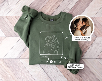 Custom Couple Portrait Sweatshirt, Portrait Outline from Photo Sweatshirt, Name on Sleeve Sweater, Personalized Couple Gift, Valentine Gifts Hoodie, Sweatshirt Hoodie