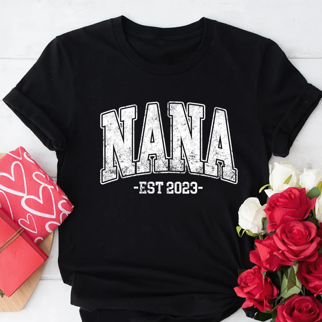Custom Nana Est, Best Gift For Mom And Grandma T-Shirt