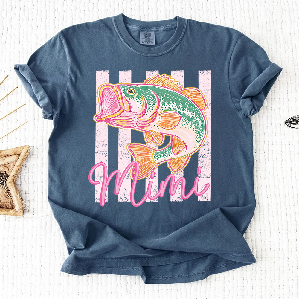 Comfort Colors® Personalized Mimi Fishing Preppy Summer T-Shirt – Trendy Colorful Fish Graphic Tee for Grandma, Beach Vacation, Summer Vibes, Grandma Birthday Shirt