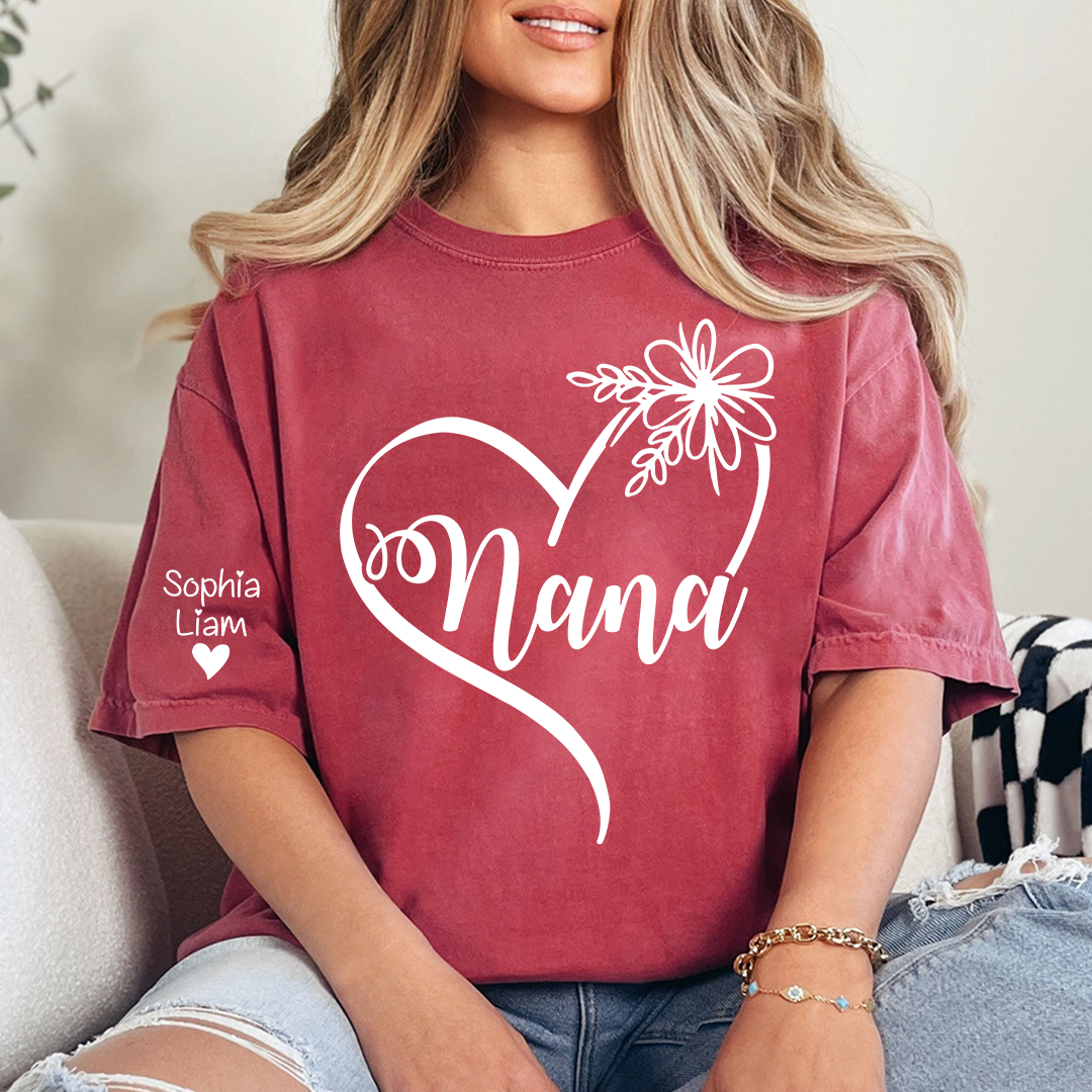 Custom Nana T-Shirt with Elegant Heart and Flower Design – Personalized Gift for Grandma