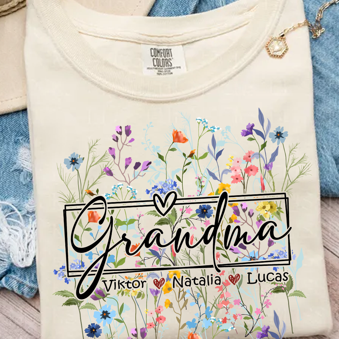 Comfort Colors® Grandma Heart Wildflower And Grandkids Shirt – Personalized Grandmother T-Shirt with Grandkids' Names – Cute Floral Grandma Gift for Grandma, Mother's Day, Birthday