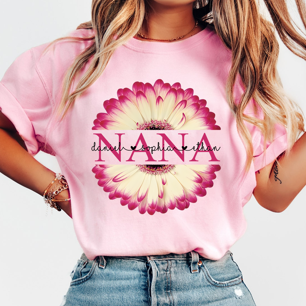Personalized Nana T-Shirt with Pink Flower Graphic – Custom Grandma Gift Featuring Grandkids Names