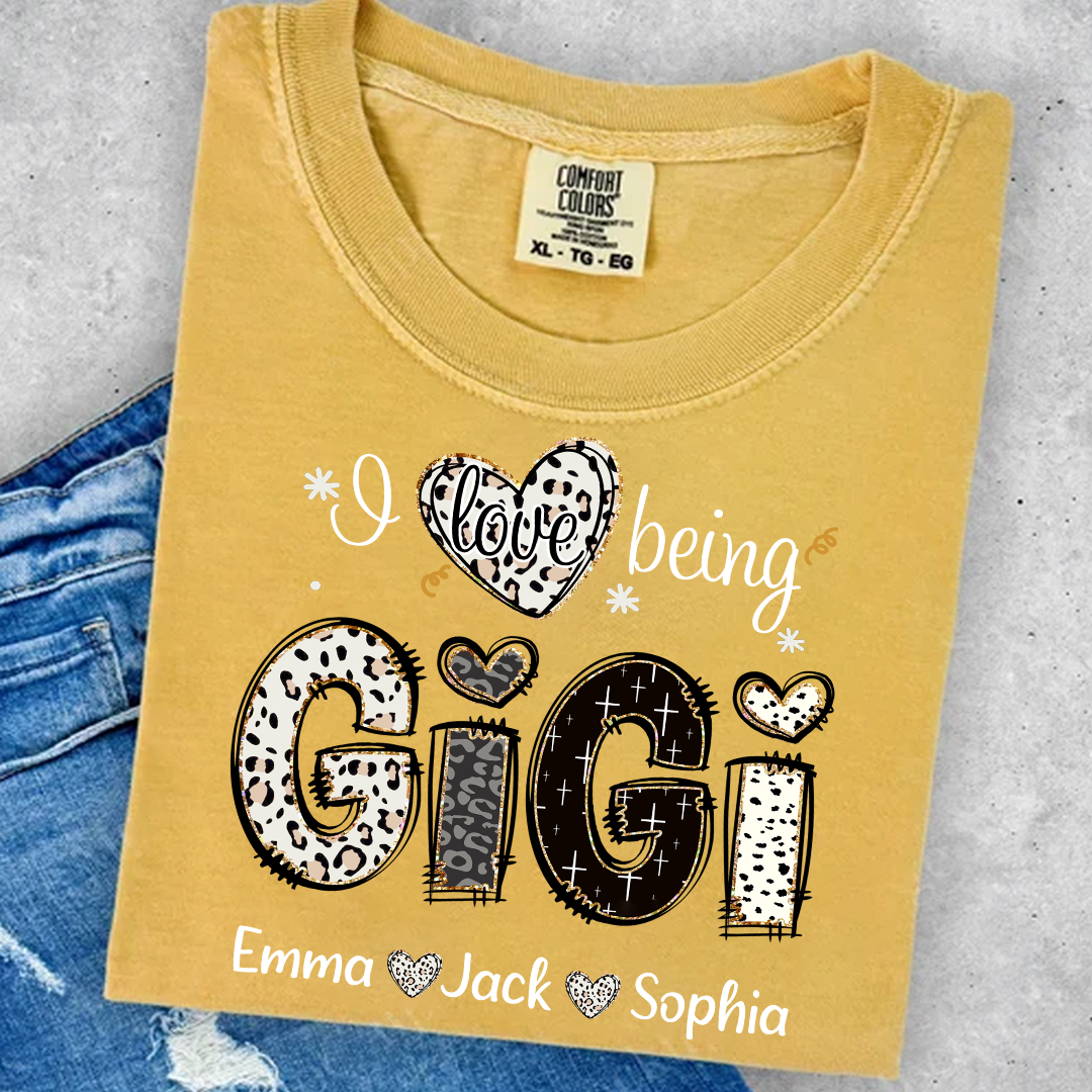 Comfort Colors® I love being Gigi Bible Style Gift For Grandma And Grandkids Names And Grandkids T-Shirt