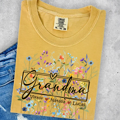 Comfort Colors® Grandma Heart Wildflower And Grandkids Shirt – Personalized Grandmother T-Shirt with Grandkids' Names – Cute Floral Grandma Gift for Grandma, Mother's Day, Birthday