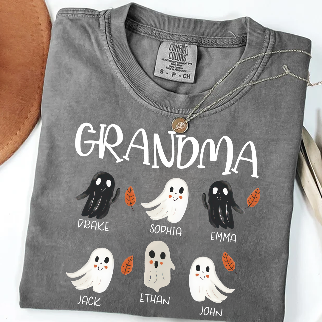 Comfort Colors® Grandma Ghosts Halloween And Grandkids T-Shirt