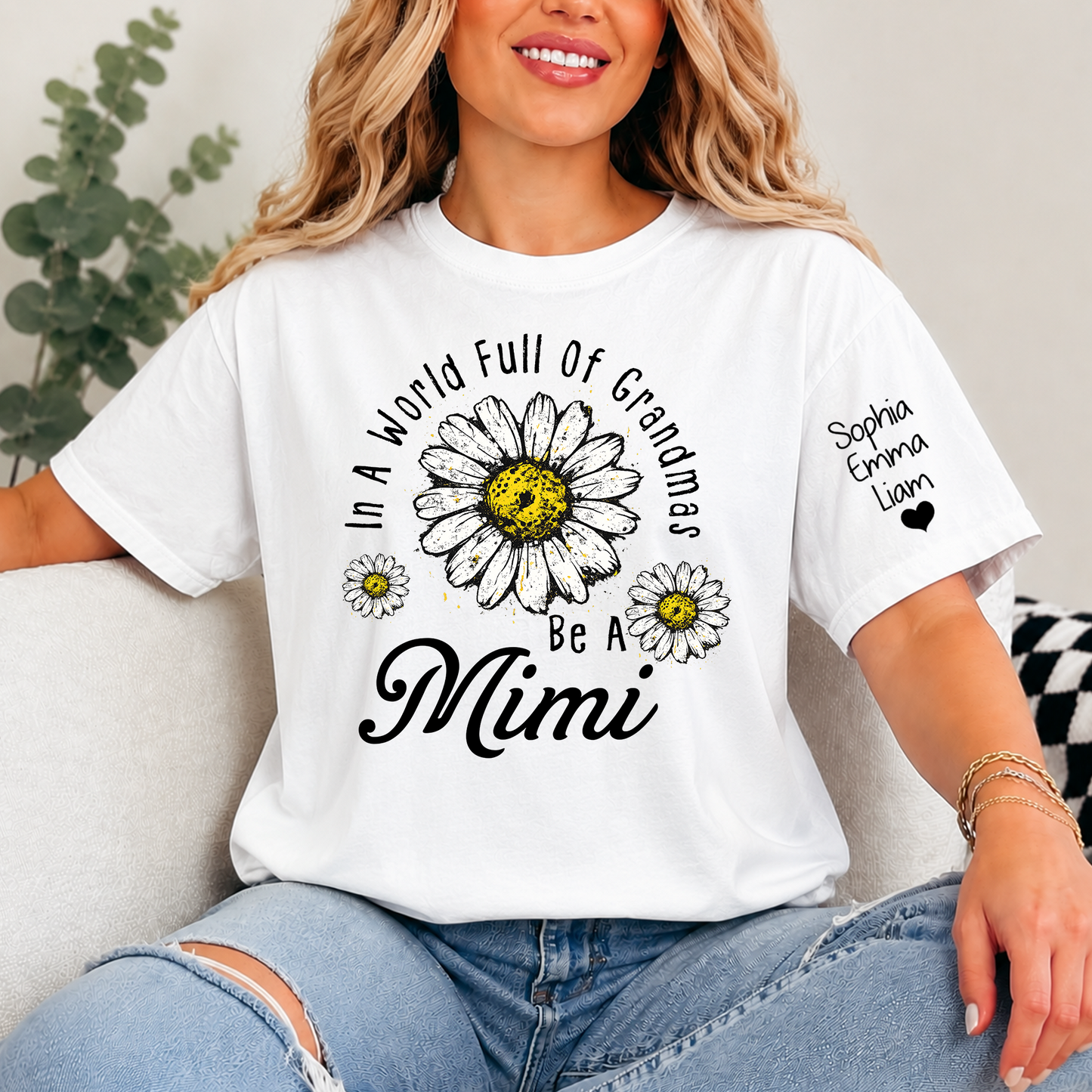 Personalized Be A Mimi Daisy Shirt, In A World Full Of Grandmas T-Shirt, Custom Grandma Name Sleeve Tee Gift For Mimi, Grandma Family Shirt