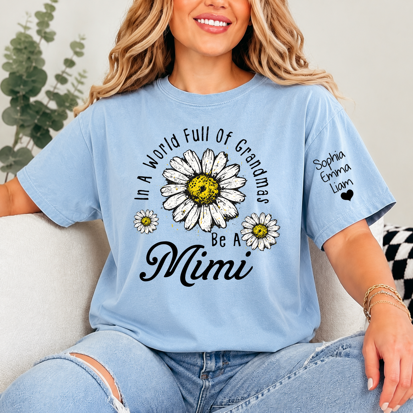 Personalized Be A Mimi Daisy Shirt, In A World Full Of Grandmas T-Shirt, Custom Grandma Name Sleeve Tee Gift For Mimi, Grandma Family Shirt
