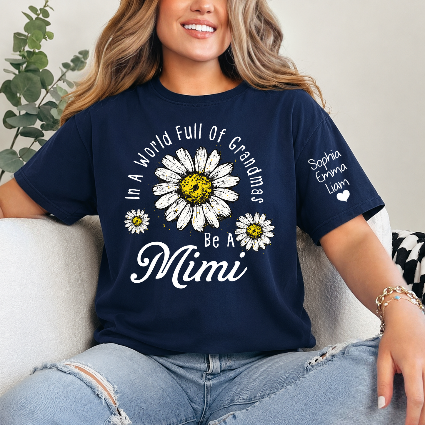 Personalized Be A Mimi Daisy Shirt, In A World Full Of Grandmas T-Shirt, Custom Grandma Name Sleeve Tee Gift For Mimi, Grandma Family Shirt