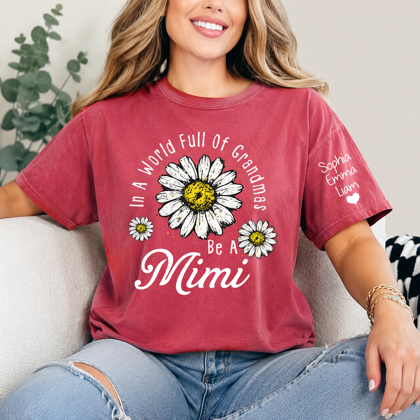 Personalized Be A Mimi Daisy Shirt, In A World Full Of Grandmas T-Shirt, Custom Grandma Name Sleeve Tee Gift For Mimi, Grandma Family Shirt