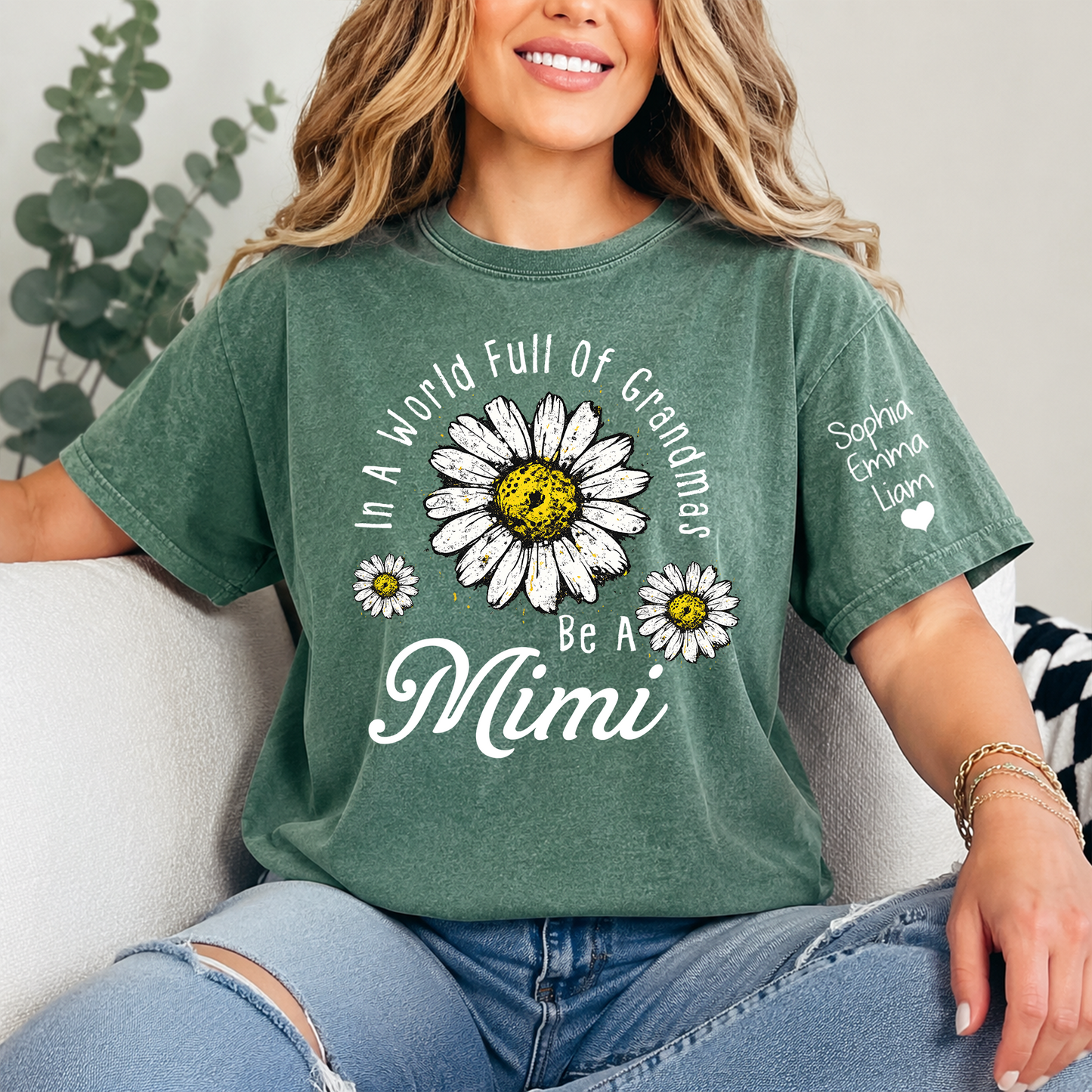 Personalized Be A Mimi Daisy Shirt, In A World Full Of Grandmas T-Shirt, Custom Grandma Name Sleeve Tee Gift For Mimi, Grandma Family Shirt