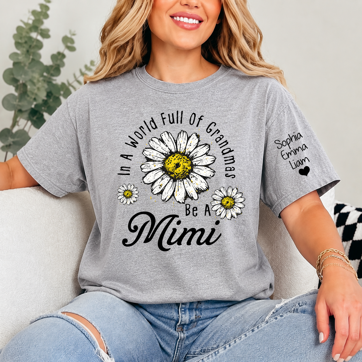 Personalized Be A Mimi Daisy Shirt, In A World Full Of Grandmas T-Shirt, Custom Grandma Name Sleeve Tee Gift For Mimi, Grandma Family Shirt