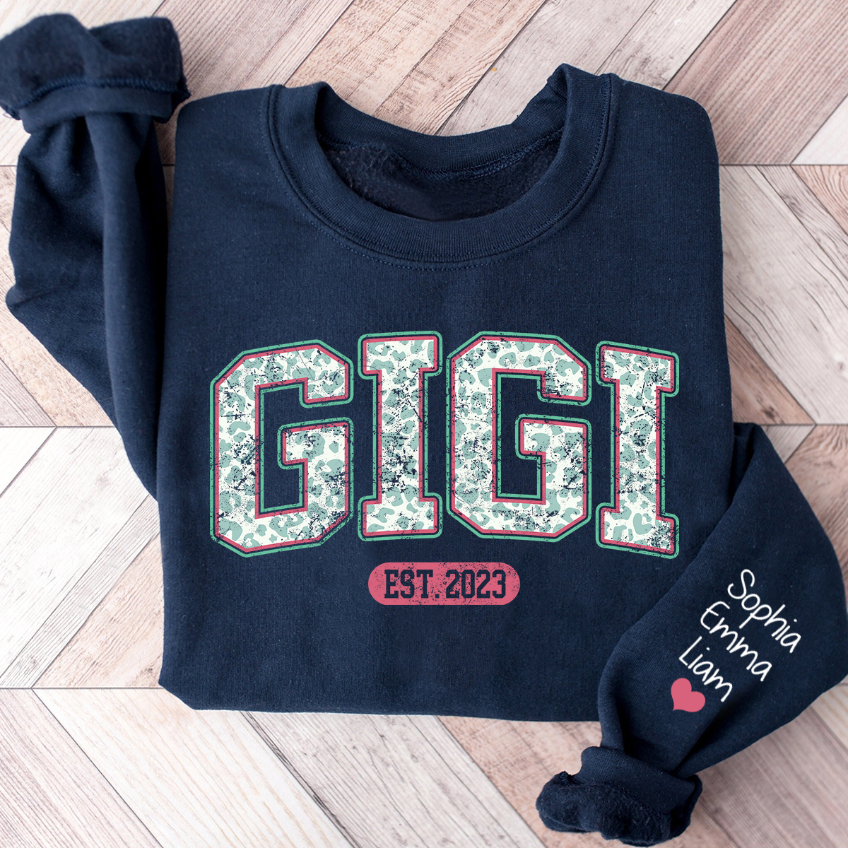 Personalized Gigi Est Leopard With Kids Christmas Sweatshirt