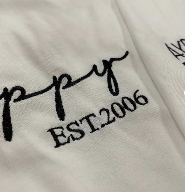 Papa Est Embroidered Father's Day T-Shirt Embroidered T-Shirt